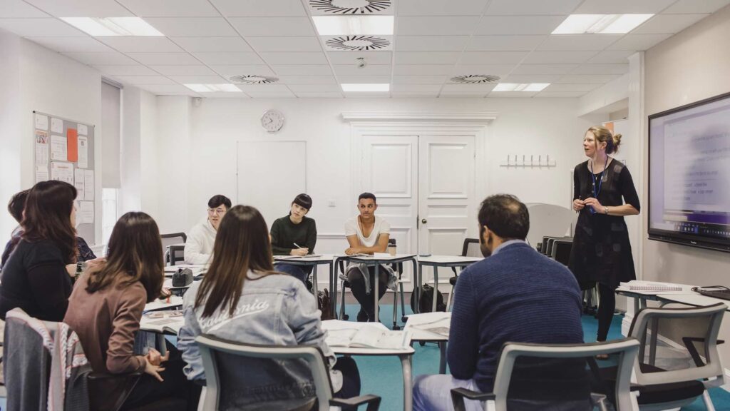 Types of teacher training courses for teachers- Eligibility, Duration & Jobs